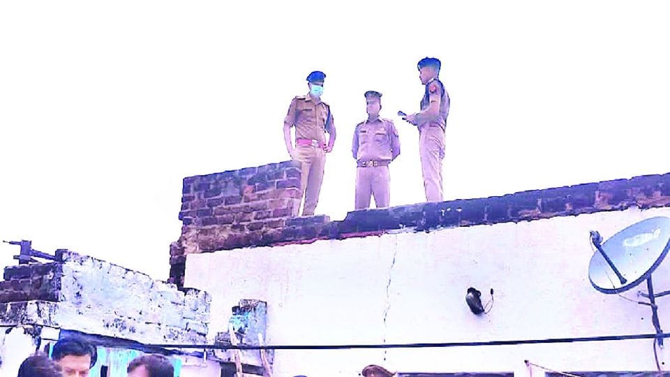 Agra Double Murder Goods found scattered in the house, the gate's mesh was broken