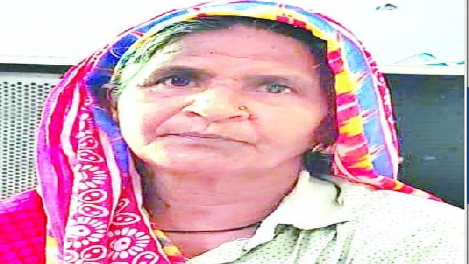 literacy 70 year old old friends started studies in agra