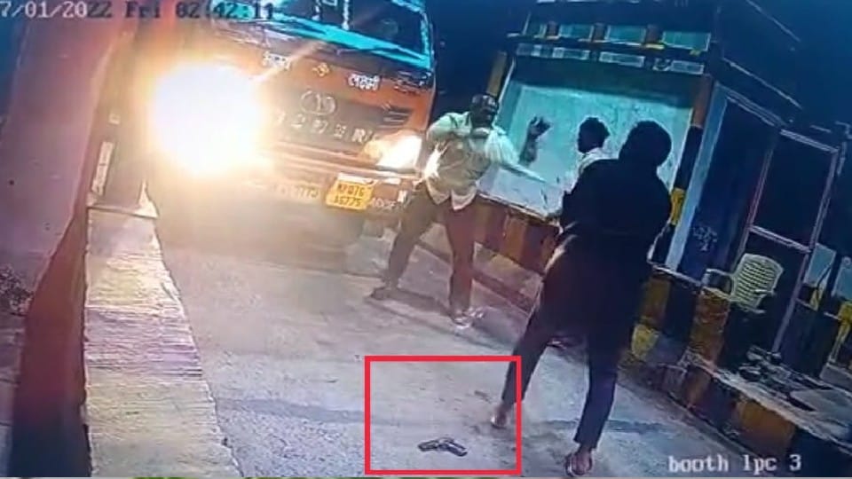 Chhindwara: Truck driver beaten with sticks for not giving money for liquor, six arrested