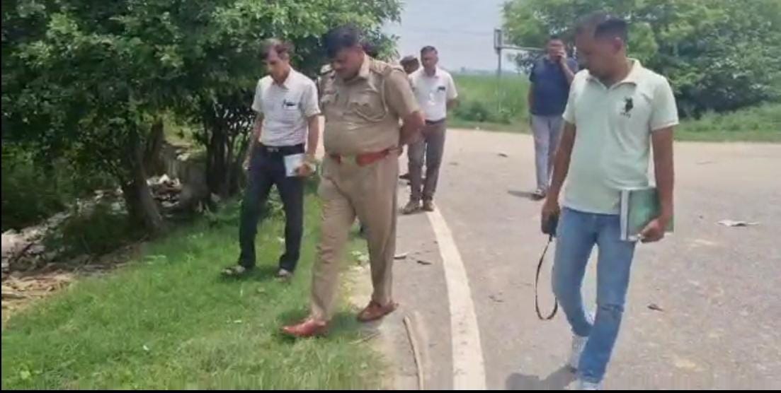 Controversy over sending message to girl, friend shot two bullets in young man's leg in enmity