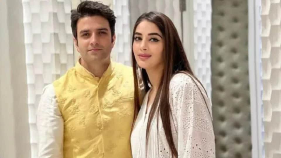 Photos Of Dr Mehreen Qazi With Whom Athar Aamir Khan took to  announce his engagement