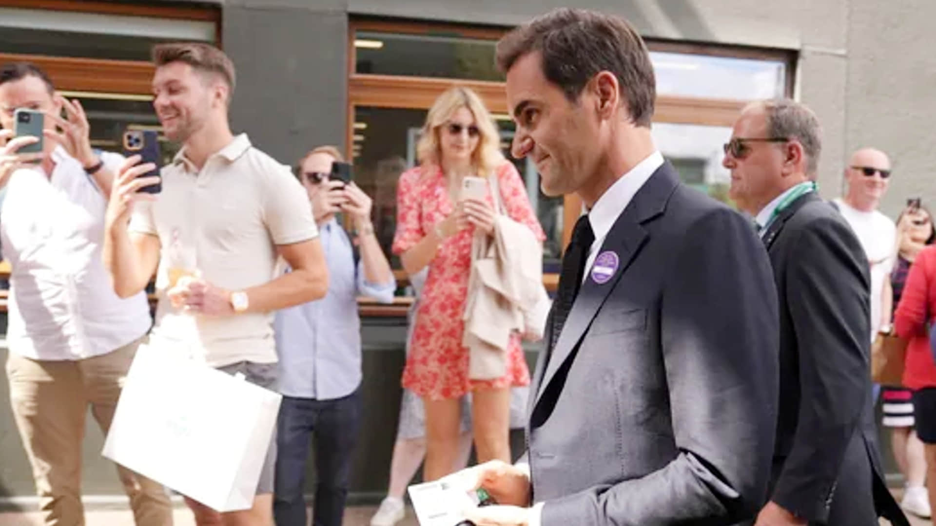 Wimbledon 2022: Eight time Wimbledon champion Roger Federer reached Center Court, became a part of this special occasion
