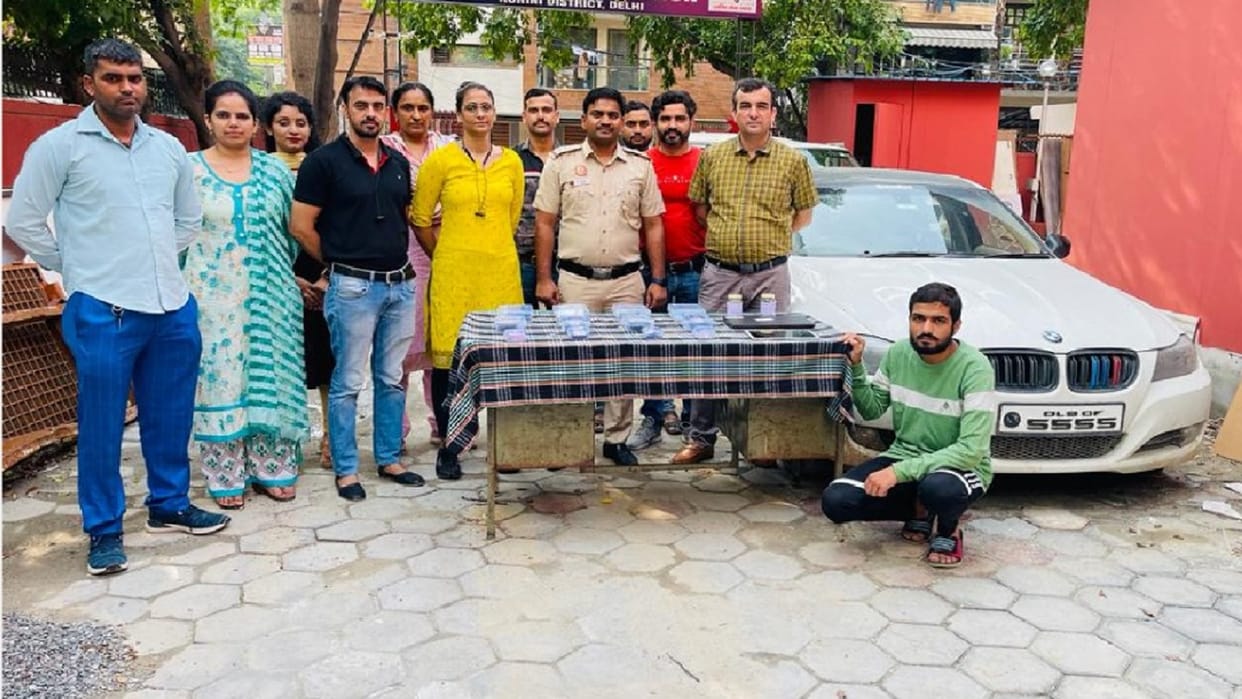 Delhi Rohini Cyber Cell has arrested four fraudsters from Rajasthan and Madhya Pradesh