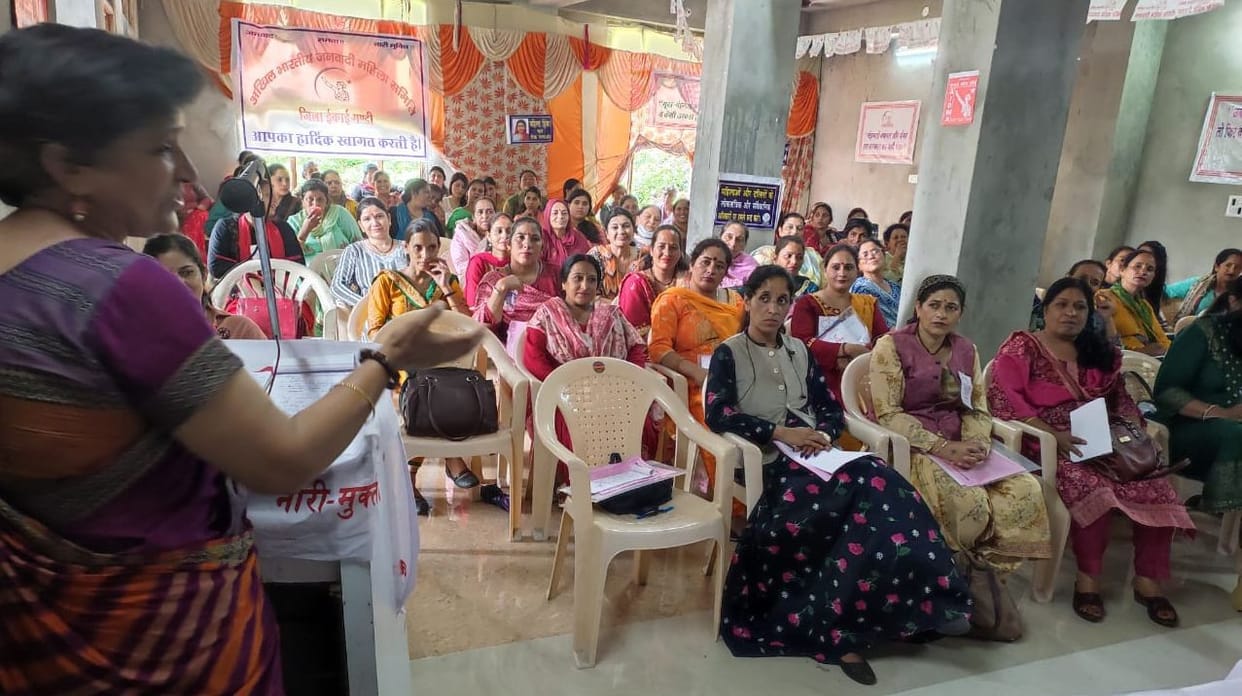 mandi news, himachal news, akhil bhartiya mahila smiti, signature campaign
