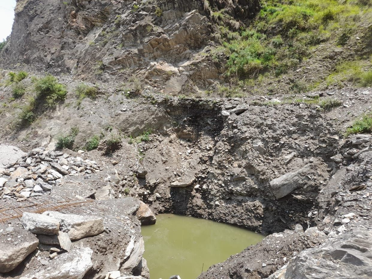 Hole in Munsyari Path