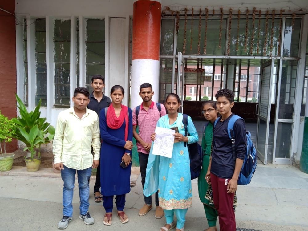 SFI raised the demand to extend the validity of the bus pass till the coming session