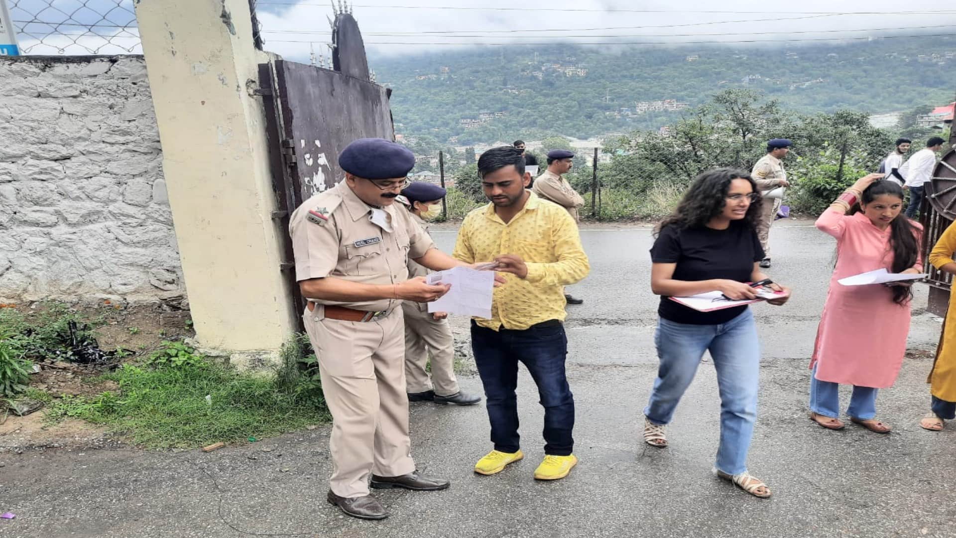 himachal Police constable recruitment written exam today live updates, Checking done by taking off the shoes jacket before entering the centers