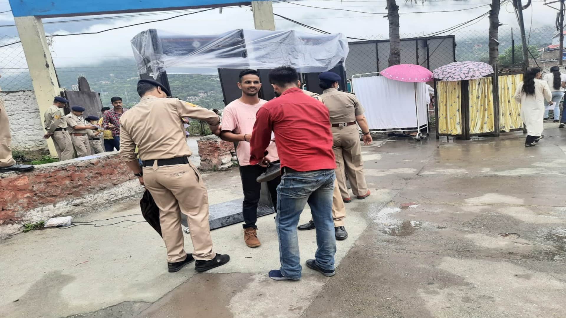 himachal Police constable recruitment written exam today live updates, Checking done by taking off the shoes jacket before entering the centers
