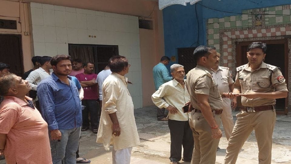People stunned by loud explosion in mixed population area of firozabad