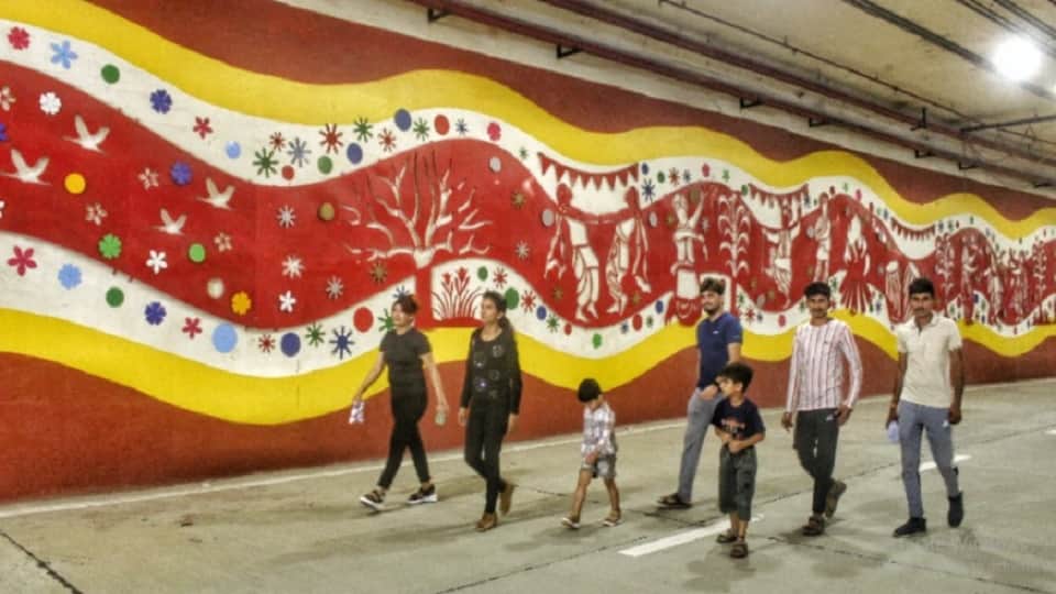 Pragati Maidan Tunnel People came with family and saw tunnel and click selfie