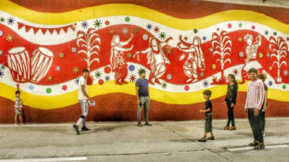 Pragati Maidan Tunnel People came with family and saw tunnel and click selfie