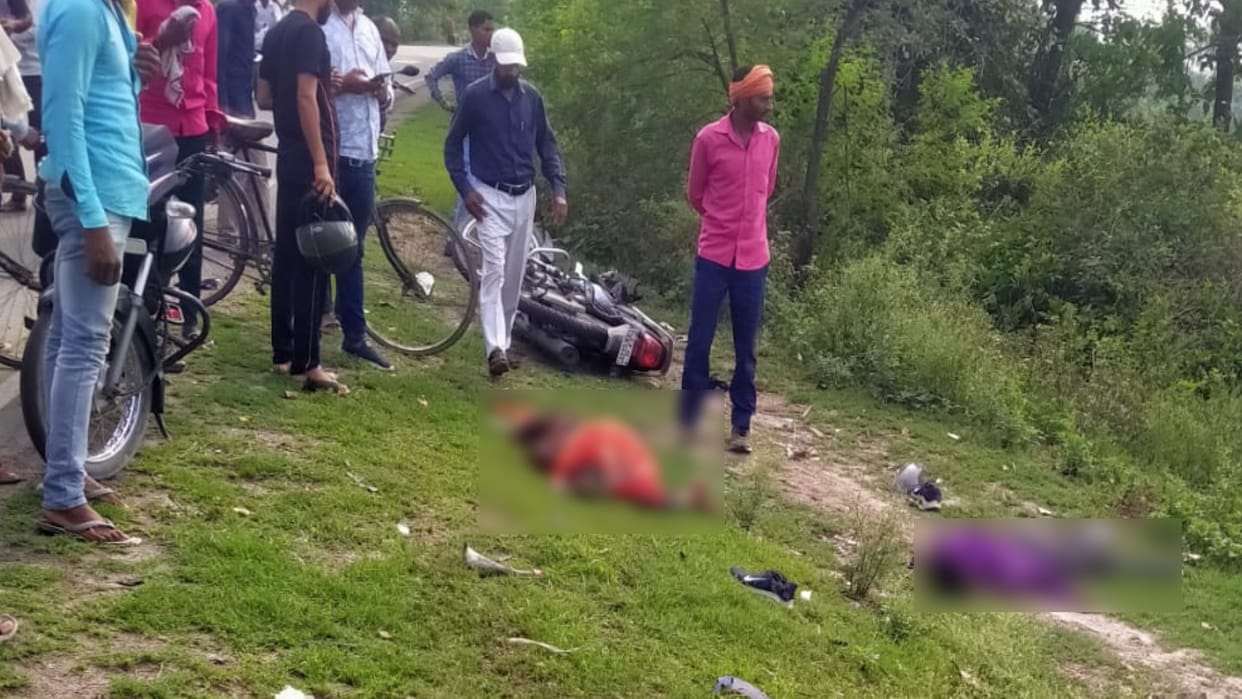Big Road Accident In Lakhimpur Kheri, Unknown vehicle hit the bike