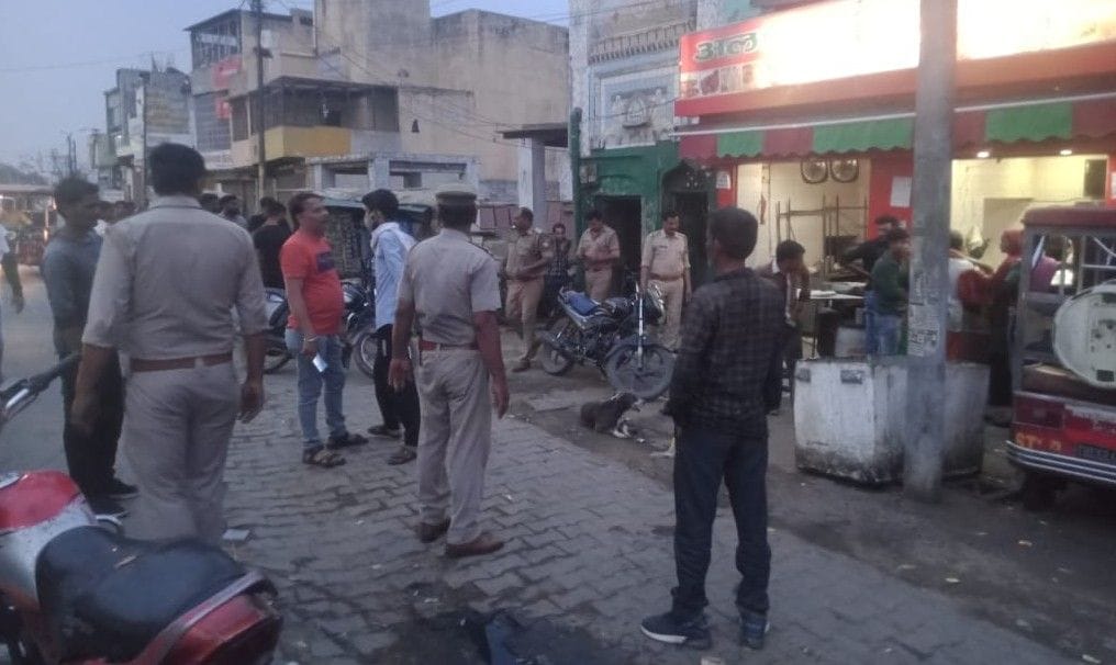 Hathras: Sticks and sticks went into a fight between two communities, six people injured