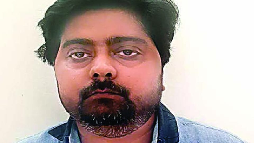 delhi police arrested siddharth gandhi from patna for smuggling drugs worth 90 crores