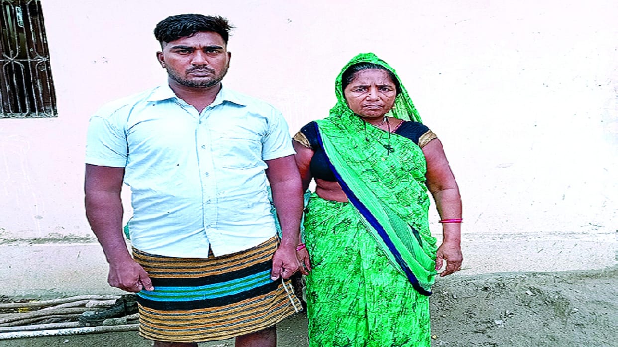 The government forgot the martyrdom of the brave officer who took iron in the Bikru case.