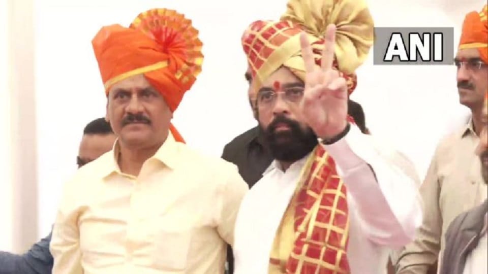 Maharashtra: Shiv Sena office sealed in the assembly, message written in notice pasted