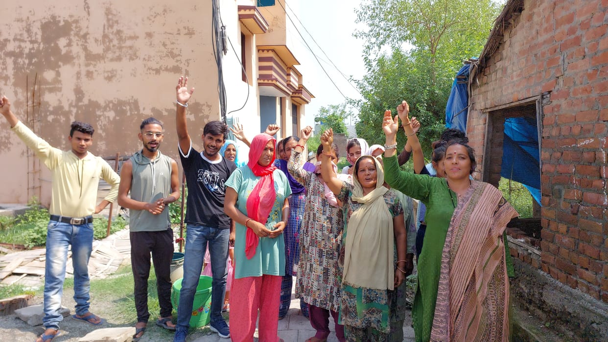 Demonstration against bad streets