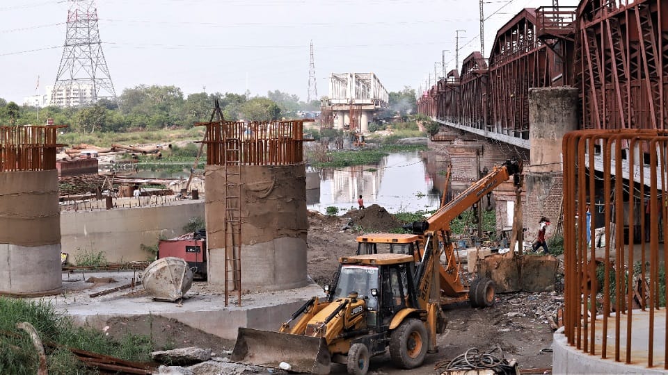 northern railway prepare a new bridge on yamuna river near existing railway bridge