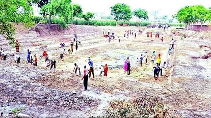 UP News: Rs 230 per day wages to three crore workers in MNREGA from April 1