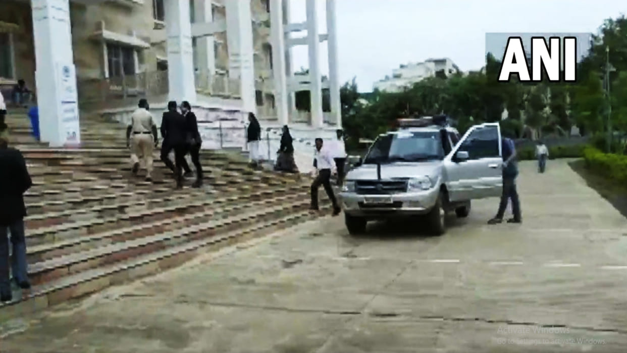 NIA Team reaches Amravati court in connection with Umesh Kolhe murder case
