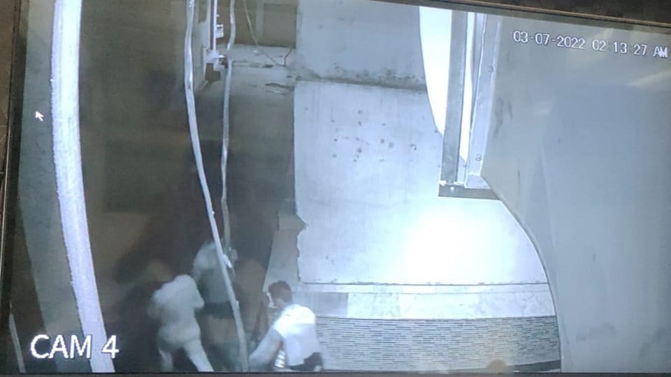 Agra Double Murder cctv footage Execution of the crime given in 28 minutes
