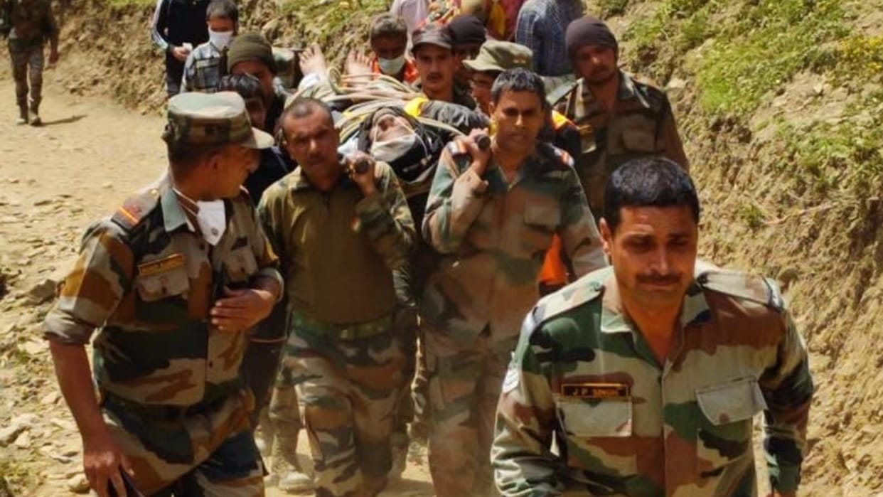 Amarnath Yatra 2022: youth who fell iditch was rescued by security forces