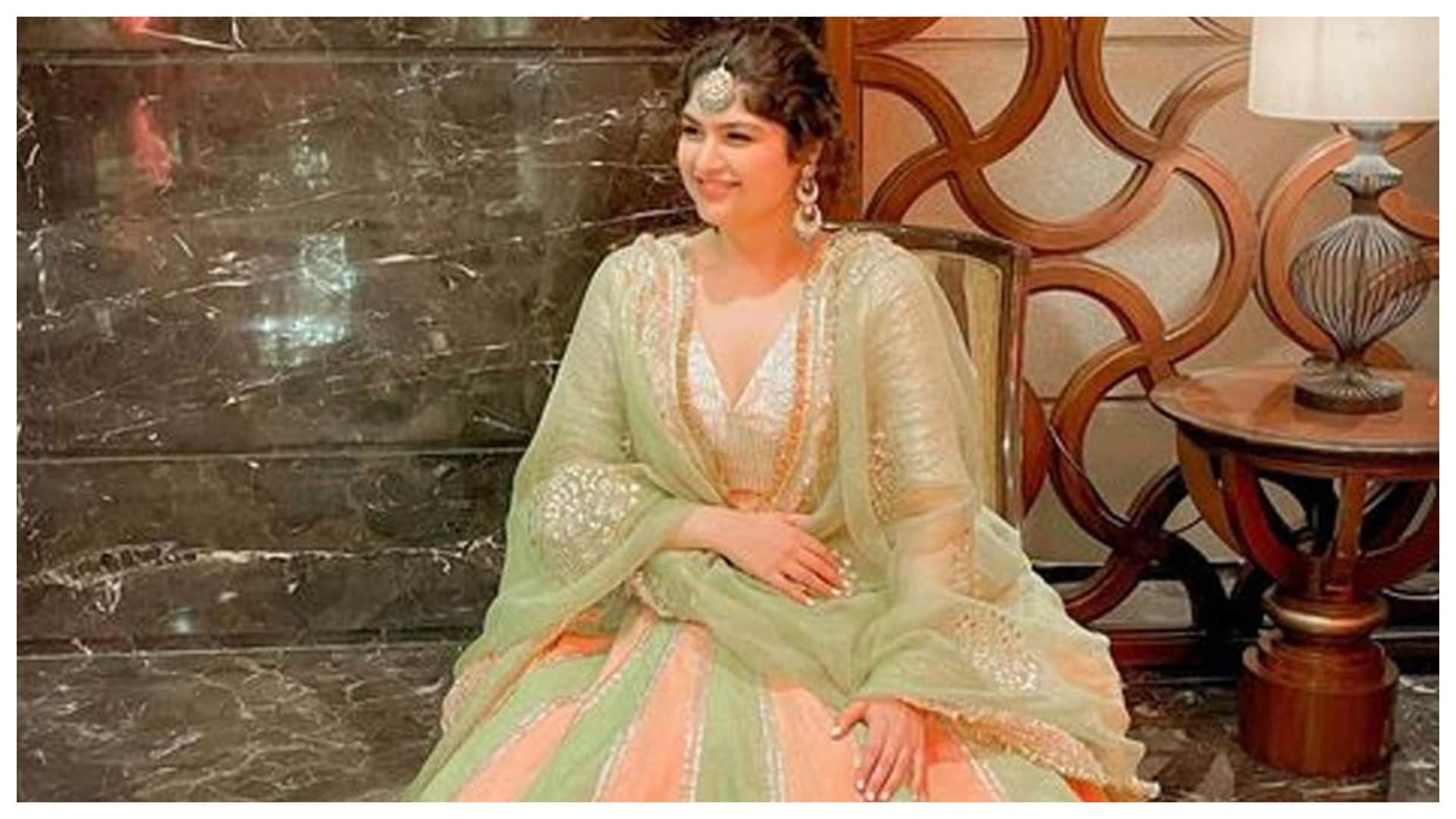 Arjun Kapoor sister Anshula Kapoor taking off bra in a video shares on social media priyanka chopra comments on it