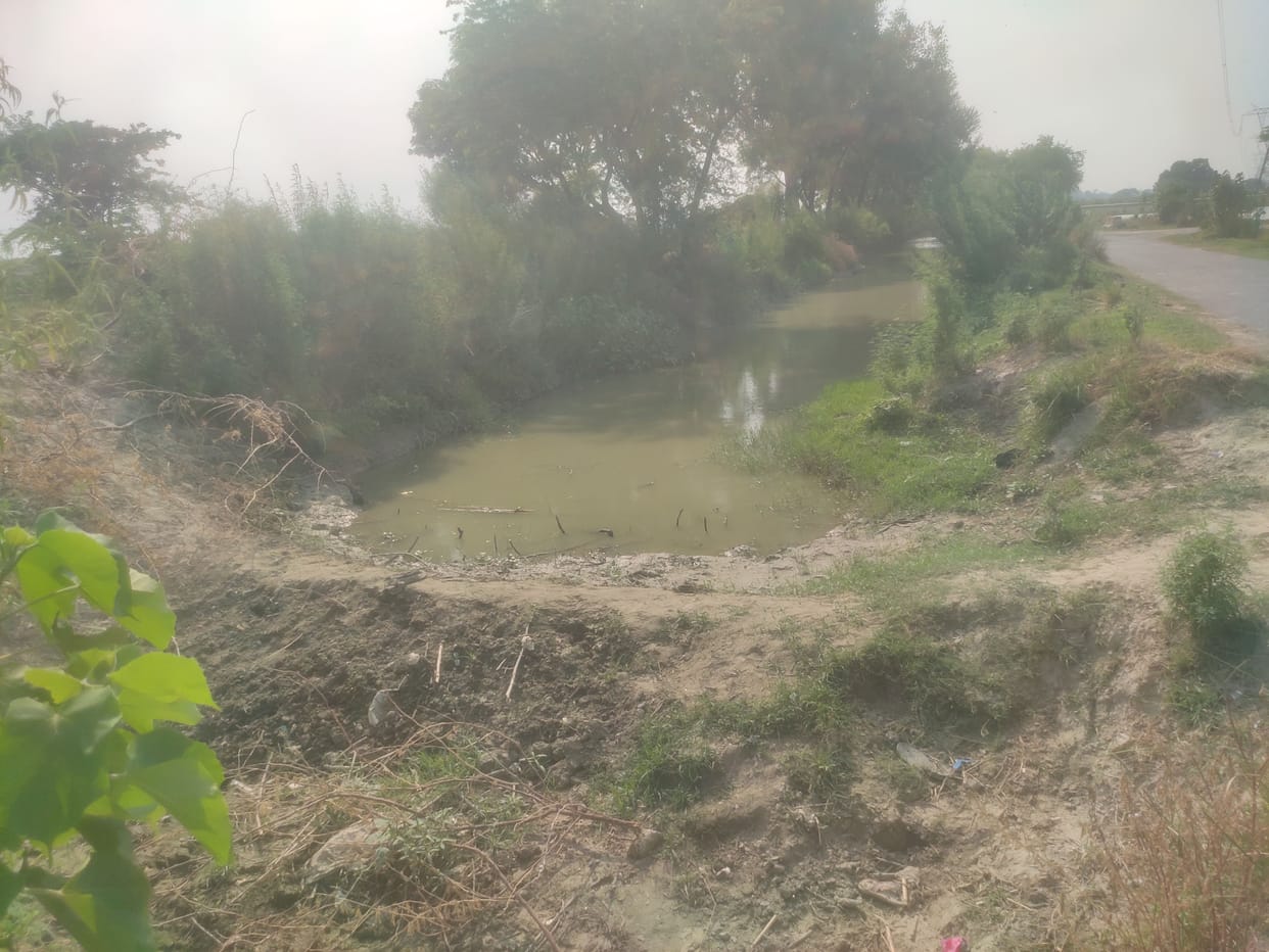 Water stopped by tying at five places in Rajbha, farmers upset