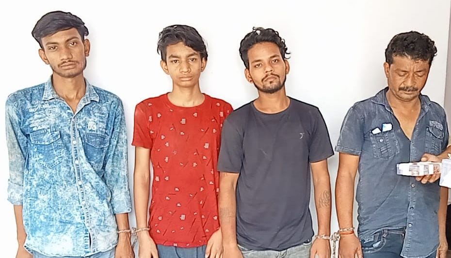 Four arrested including two brothers, jewelery recovered