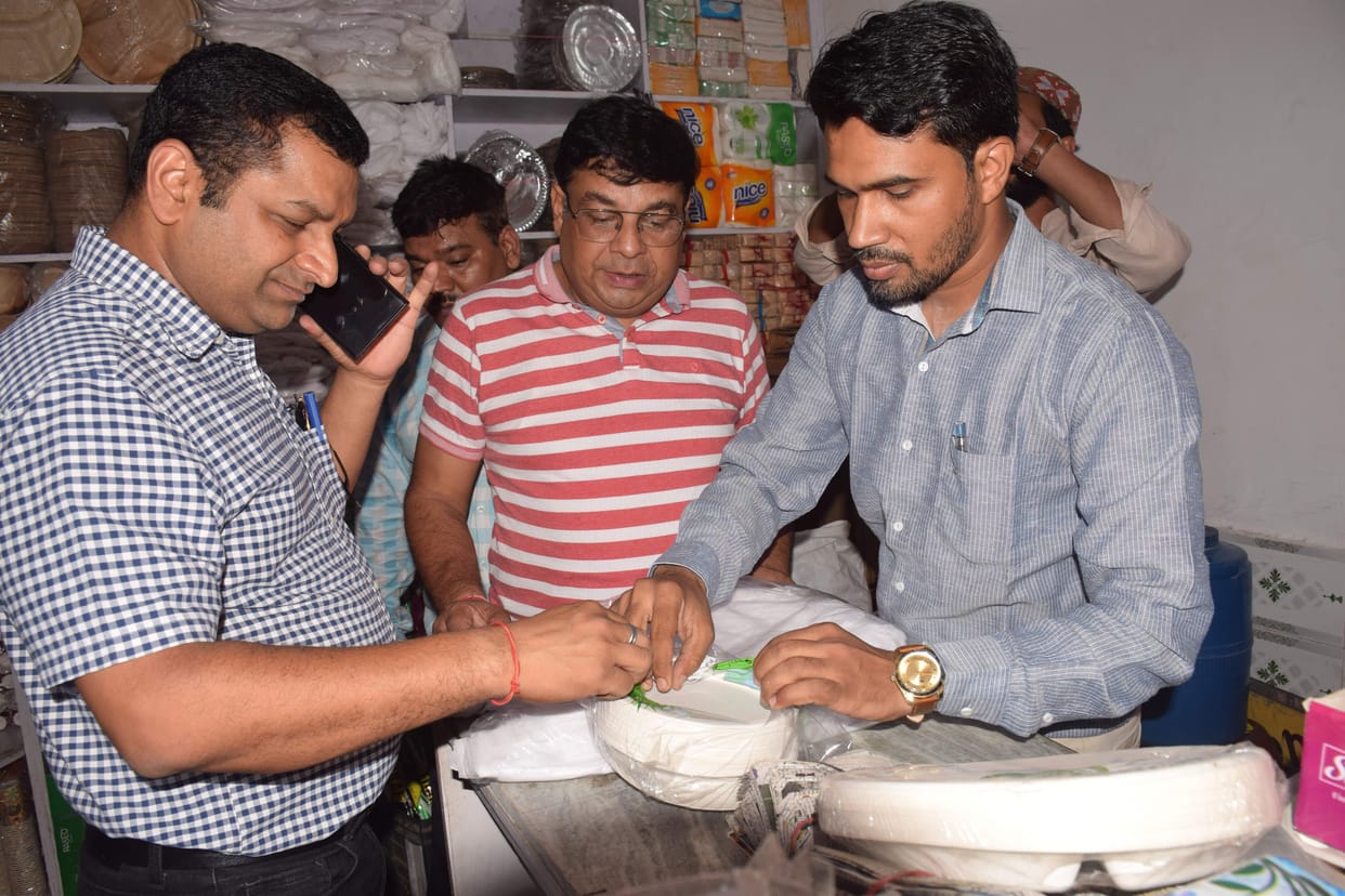 On Sunday, the Municipal Corporation raided the market area