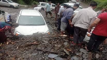 Heavy rain wreaked havoc in Mandi in Himachal, 12 vehicles buried under debris traffic stalled on 27 connectivity routes, see devastation in pictures