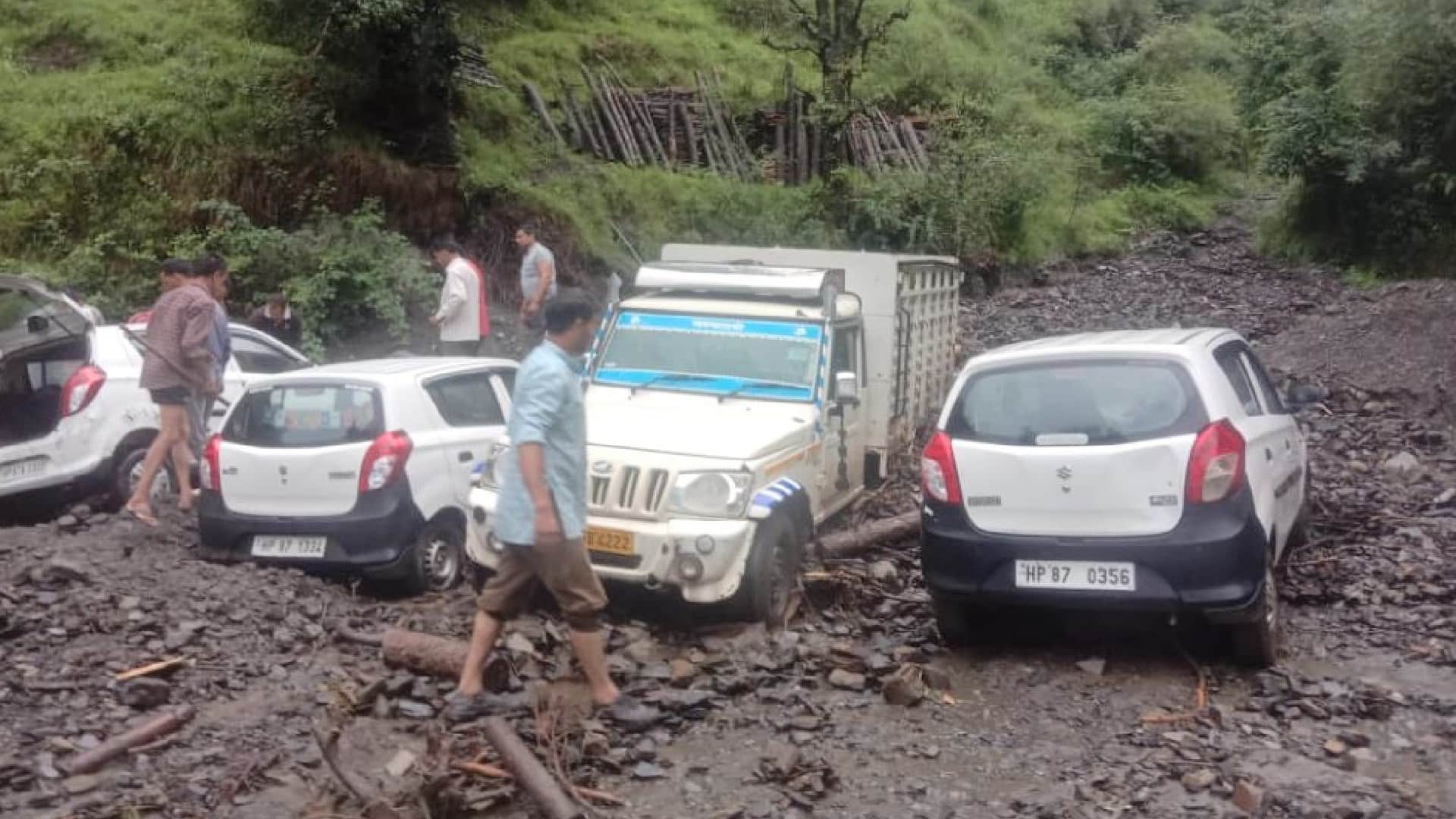 Heavy rain wreaked havoc in Mandi in Himachal, 12 vehicles buried under debris traffic stalled on 27 connectivity routes, see devastation in pictures