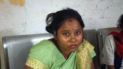 जानकारी देतीं नेहा देवी। संवाद