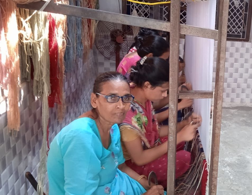 Carpet industry of the dying district