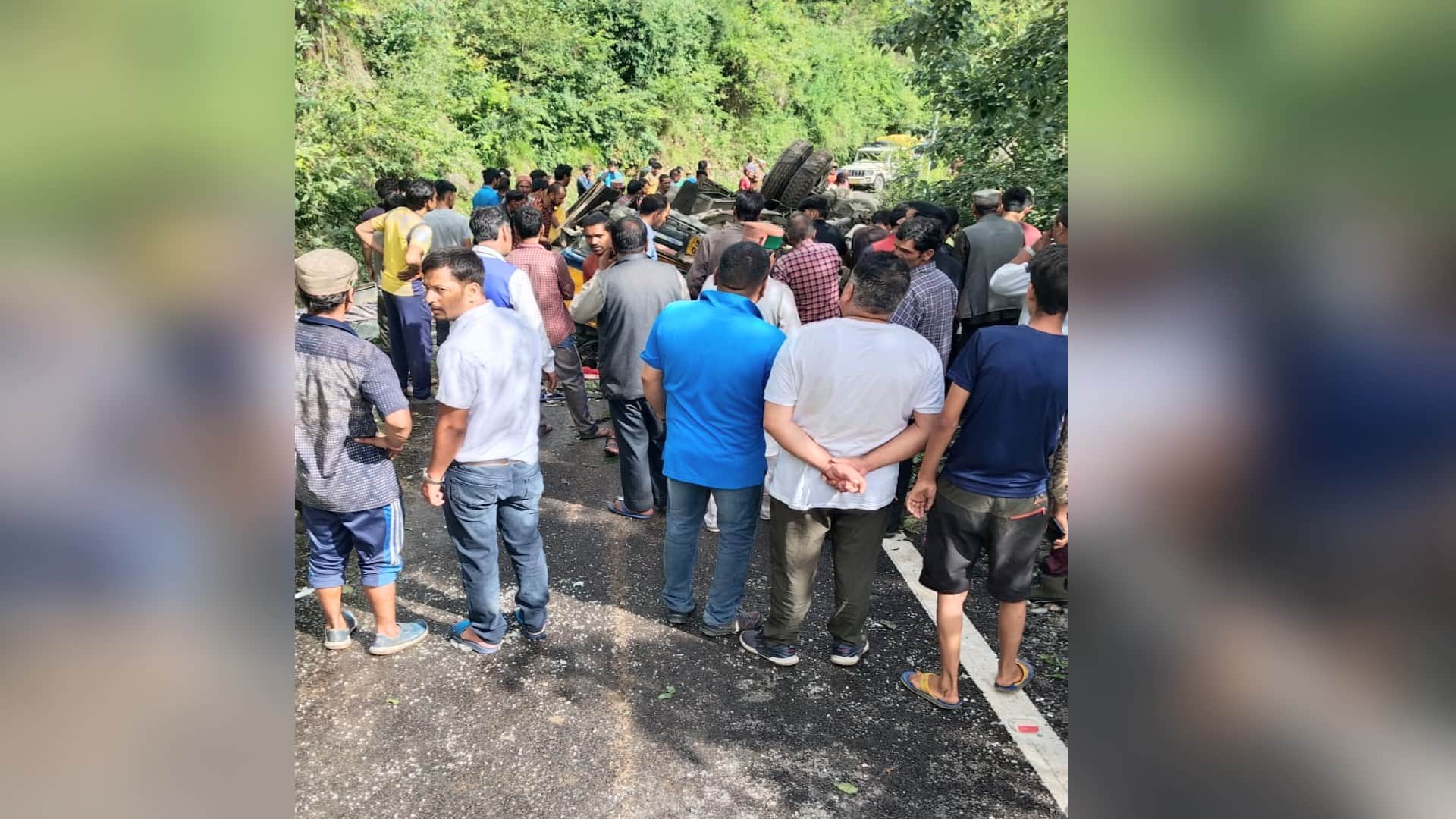 Bus Road Accident in Kullu Himachal Pradesh Many People Died News in Hindi