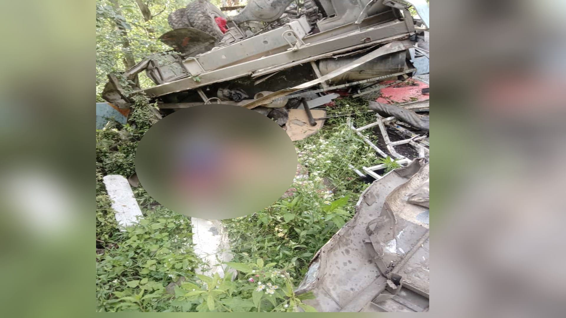 Kullu Himachal Pradesh Bus Road Accident People trapped under the bus were pleading for help