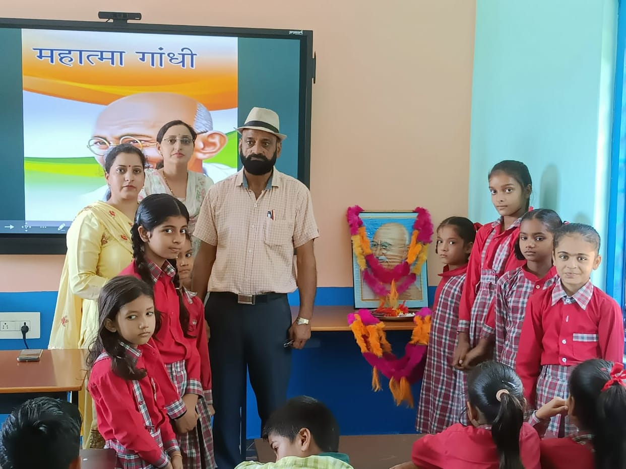 Teacher's hard work brought color, number of children increased from 69 to 205 in Mathani school