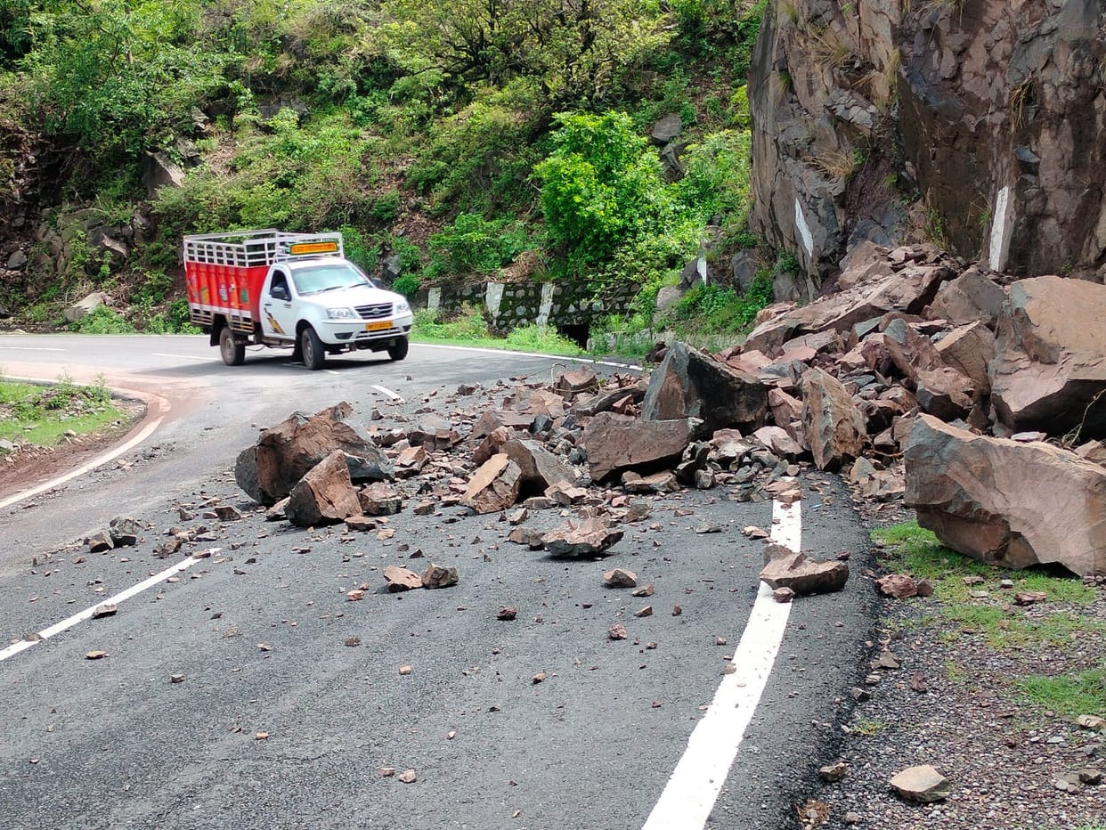 house destroyed in panjahal panchyat  in nahan block due heavy rain and many raod  blocked