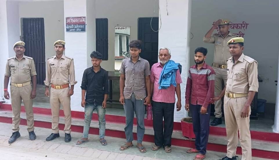 Four thieves arrested with stolen goods and cash