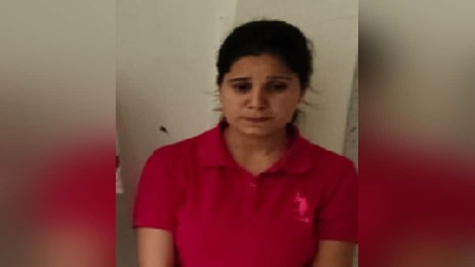 miscreants entered house posing as officers of Anti Corruption Branch in Shahdara area of Delhi four accused arrested