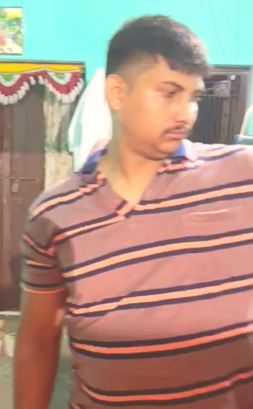 The hammer hit on the head, seeing the breathing going on, the wife's throat was cut with an ax