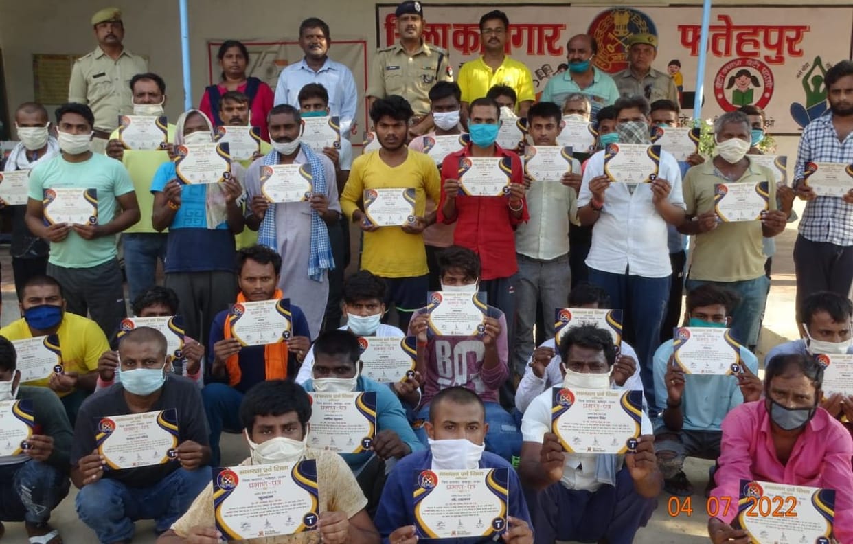 The prisoners who passed class one or two got certificates