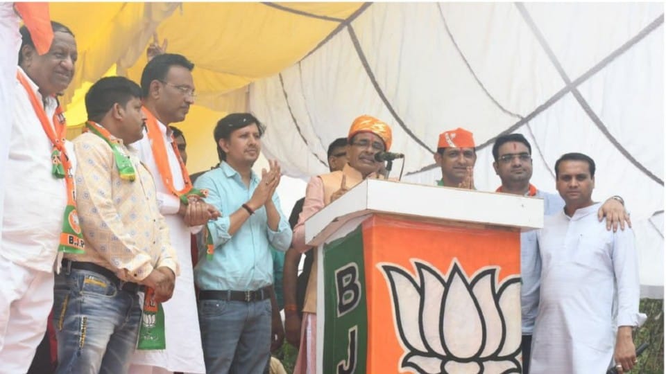 Indore News: In the last round of campaigning, Shivraj's roadshow in Indore, had breakfast at Munna's house in Pancham's failure