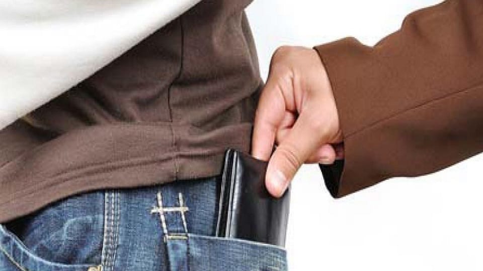 Police arrested two pickpockets from Bakhtawar Chowk in Gurugram