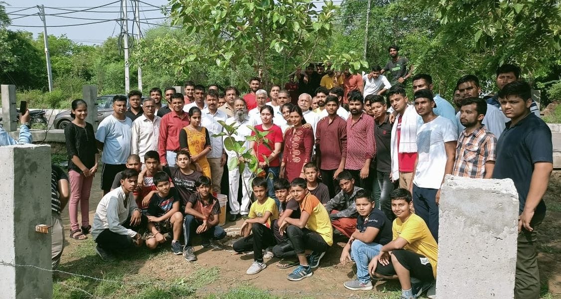 Youth engaged in Tricolor Meri Shaan program, pledged to surrender to the country