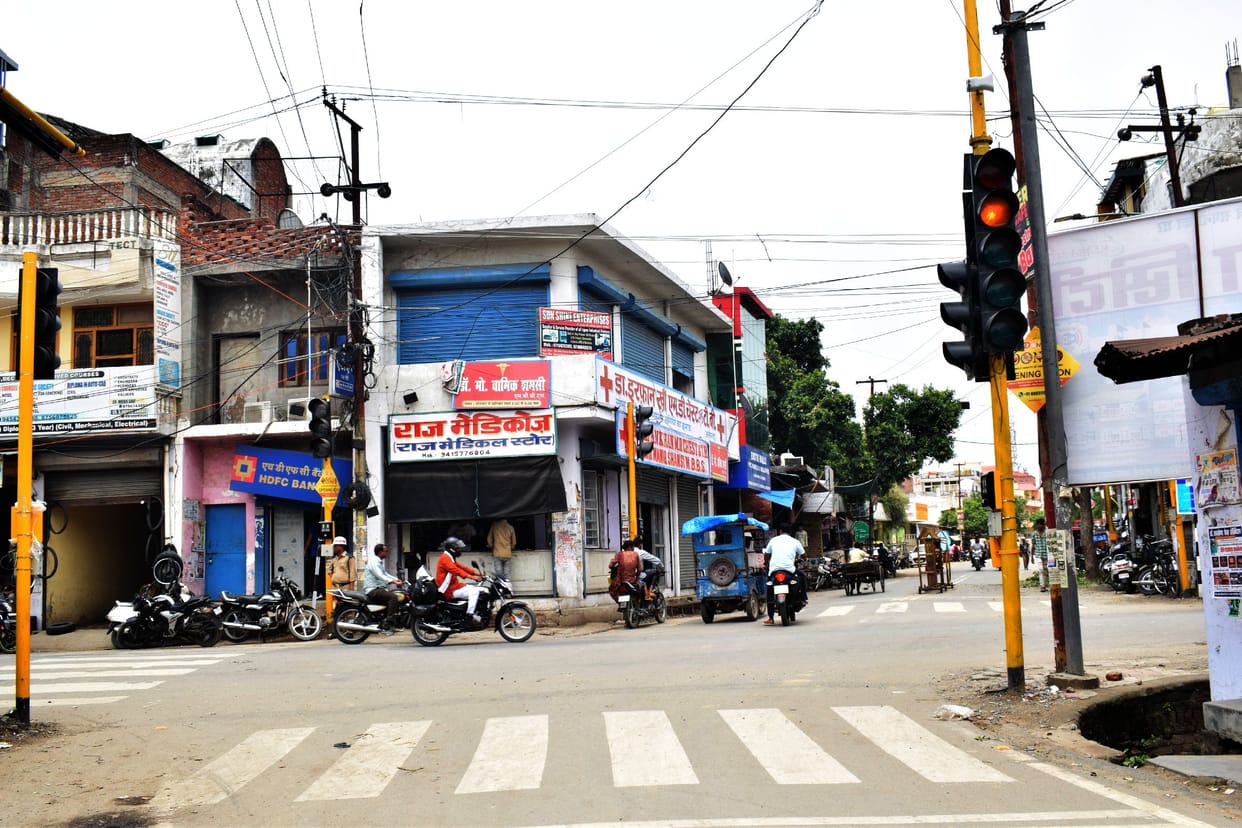Somewhere the traffic signal light is closed, nowhere is it being followed