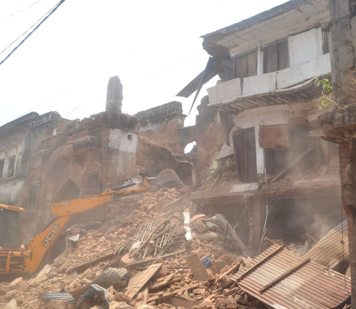 Bulldozers ran on three shops and one house in Sutahatti
