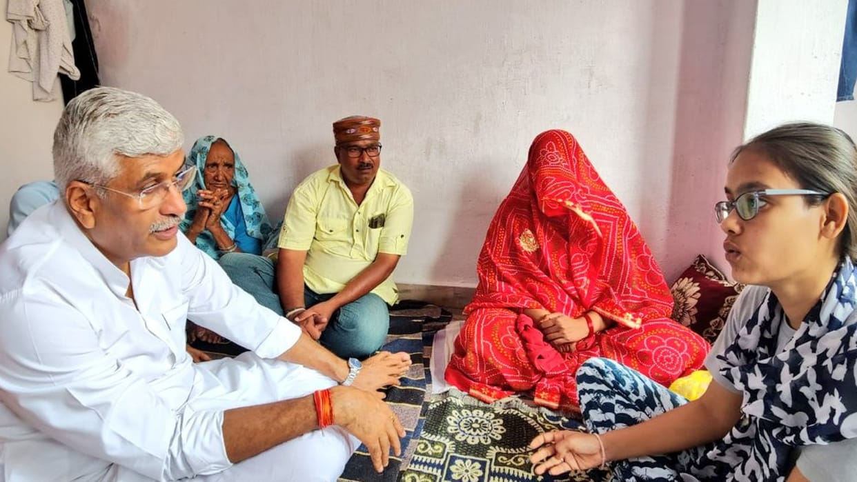 Udaipur Murder Case Gajendra Shekhawat met Kanhaiyalal family members targets Gehlot Government