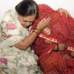 50 मिनट कन्हैया के घर रहीं पूर्व सीएम वसुंधरा राजे।
