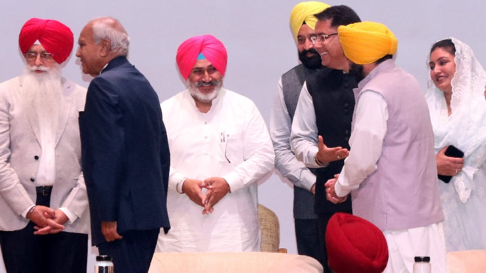 Punjab Cabinet Meeting postponed After AAP Govt First Cabinet Expansion News in Hindi